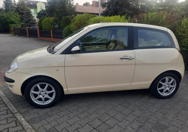 Lancia Ypsilon cena 7500 przebieg: 156000, rok produkcji 2003 z Swarzędz małe 254